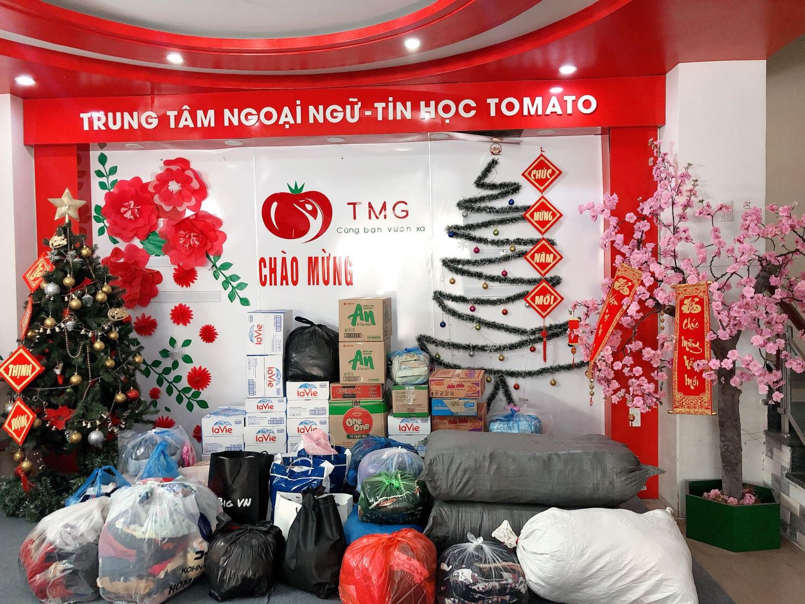 TOMATO chung tay giúp đỡ đồng bào miền Trung yêu thương