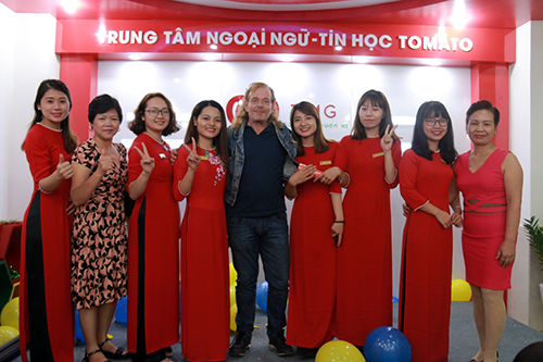 Cô bé H’Mông nói tiếng Anh như gió và chuyện đổi đời nhờ ngoại ngữ - Ảnh 4